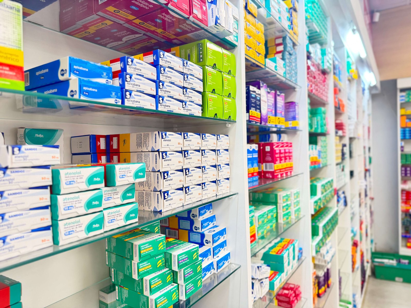 Corredor de cuidados pessoais na Farmácia em Canoas – Popularmed Niterói.